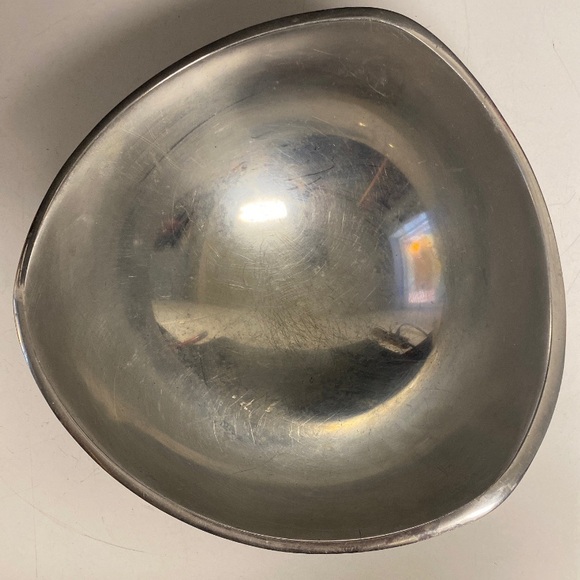 Nambé 527 Handmade Serving Bowl Tri Corner Dish Made of Aluminum Alloy Metal - Picture 4 of 11